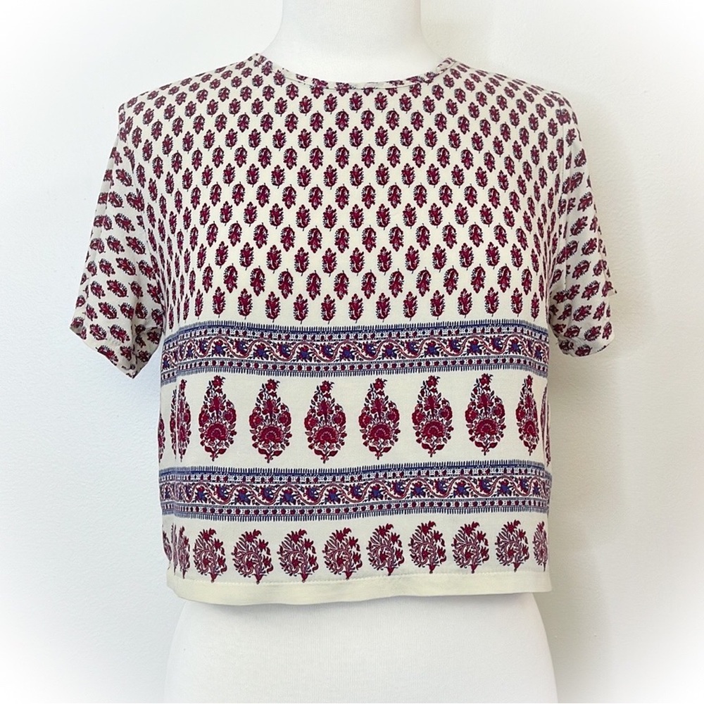 💕Super Cute Crop Top💕